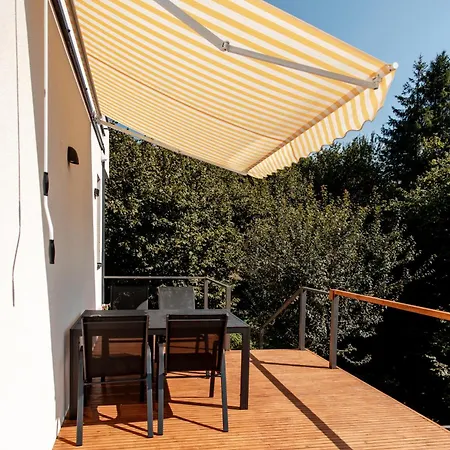 Dzvin Ferienhaus *